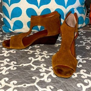 Lucky Brand Tehirr cedar suede wedge sandals